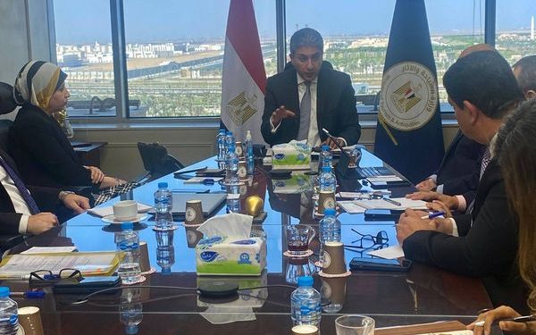 وزير السياحة يبحث تطوير المنتجات السياحية بالمقصد المصري الفترة المقبلة